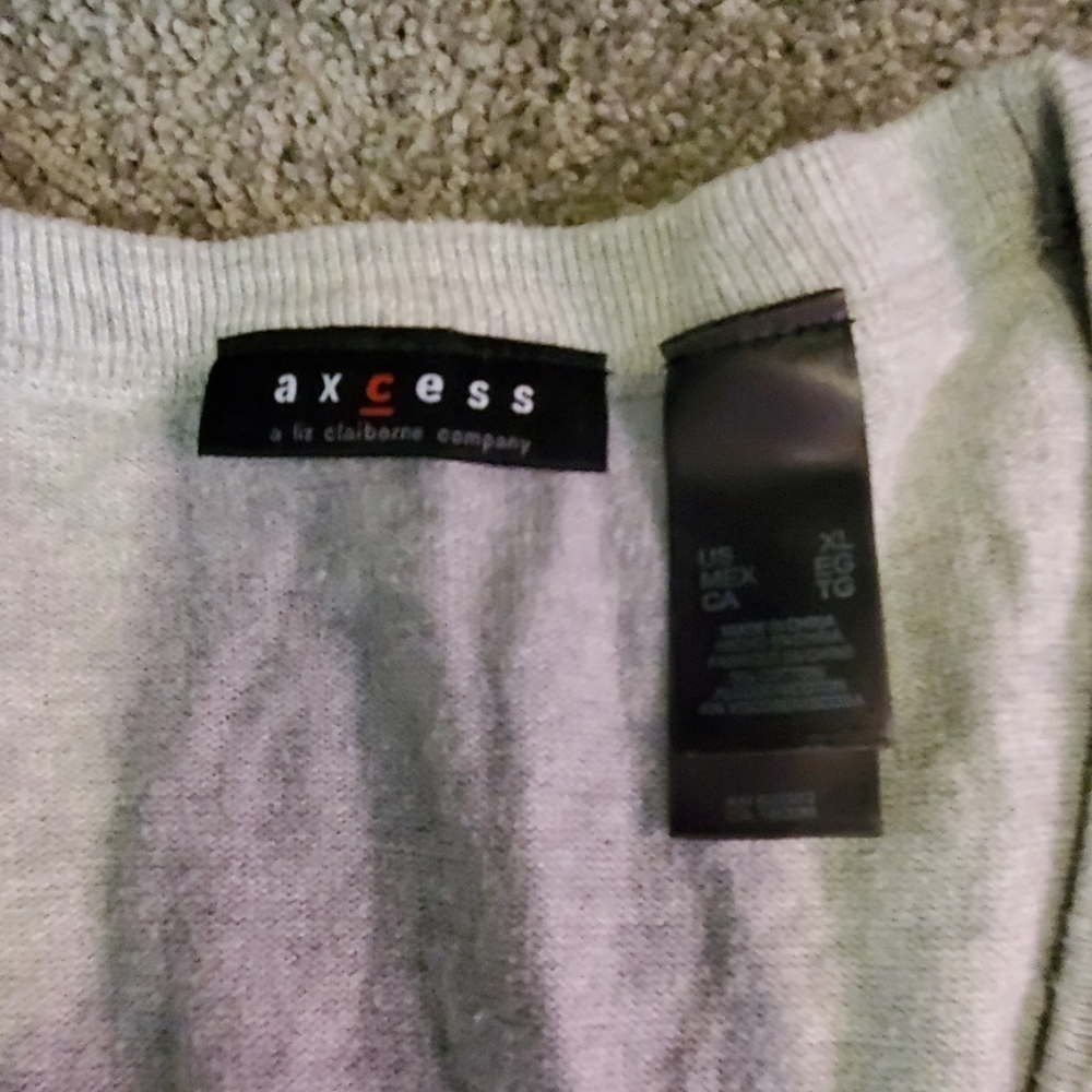 Very cute sweater! - Picture 4 of 5